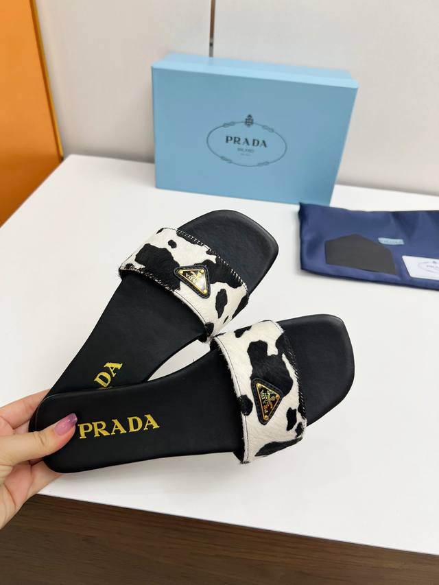 市场顶级版2670Ss prada普拉达三角标奶牛配色牛皮 顶级品质 集优雅知性复古可爱于一身 鞋面 原版马毛牛皮原版五金扣 内里 小羊皮里 原版 意大利真皮大