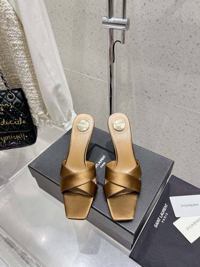 Saint Laurent 圣罗兰 Ysl 新款高跟凉鞋拖鞋原版套楦 顶级品质鞋面：进口真丝烫钻垫脚：进口羊皮里五金：原版开模定制大底：真皮大底 码数：35-3